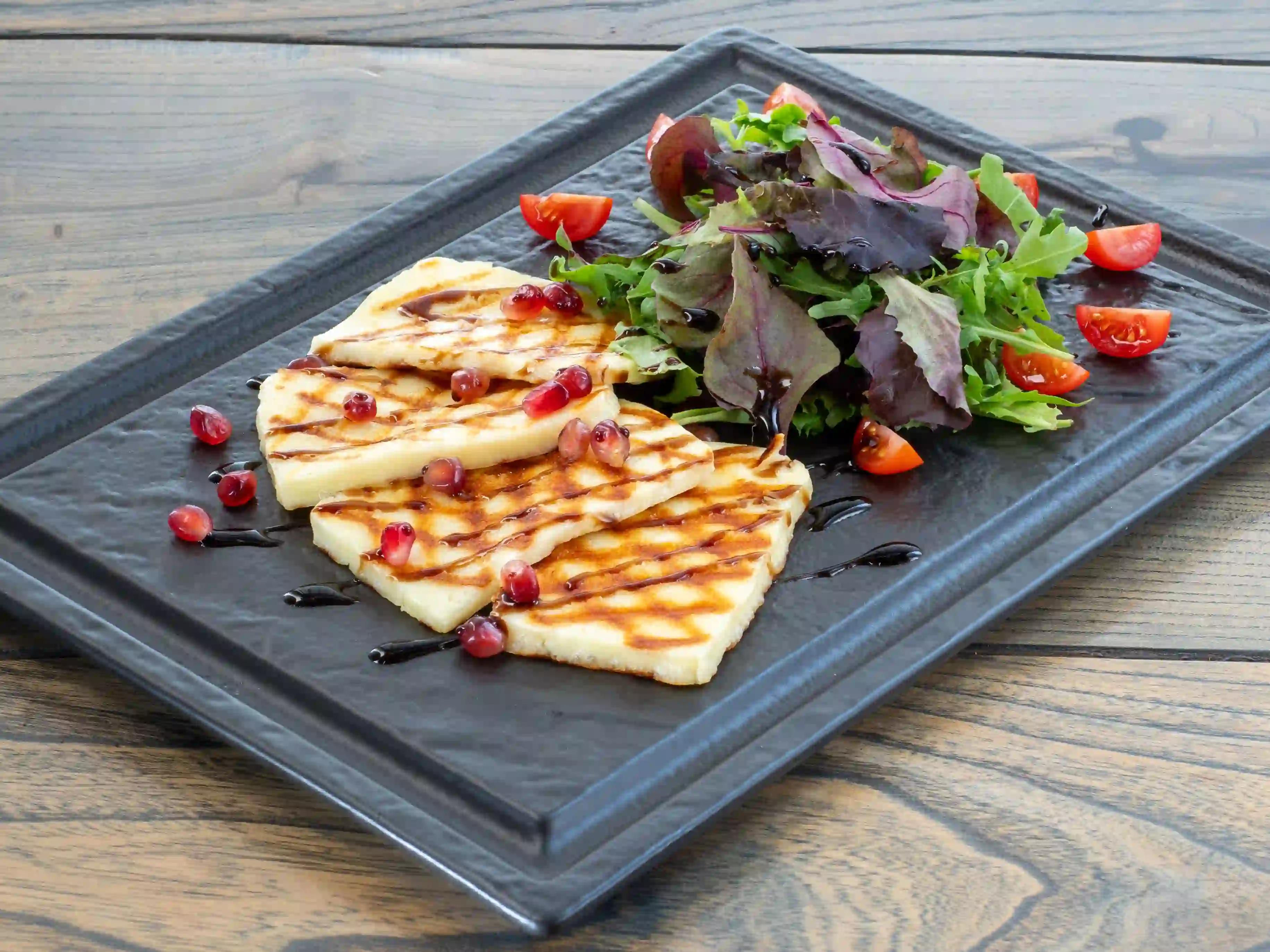 Grilled halloumi dish